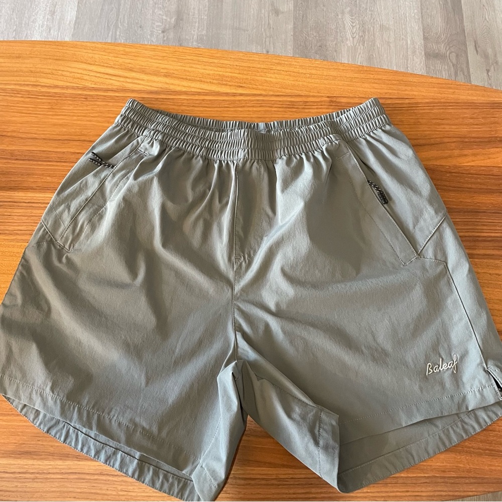 hiking shorts, size small